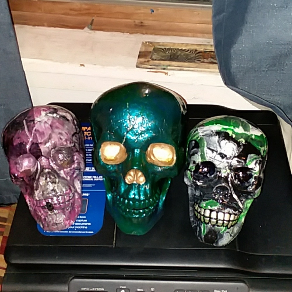 Skulls i painted